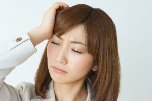 雨の時期は頭痛に注意。